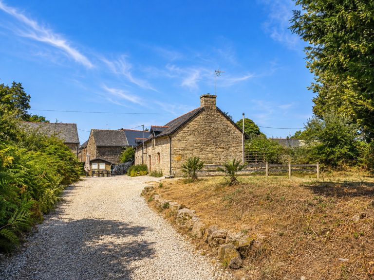 Longère en pierre rénovée, 156 m², 4 chambres